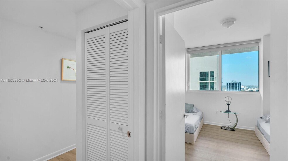 Building Photo - 253 NE 2nd St