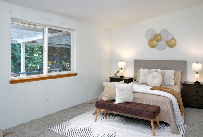 Building Photo - 13315 Lost Lake Rd