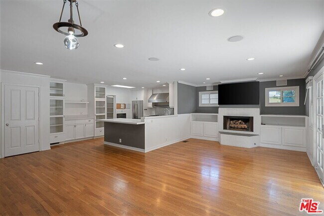 Building Photo - 3123 Barry Ave