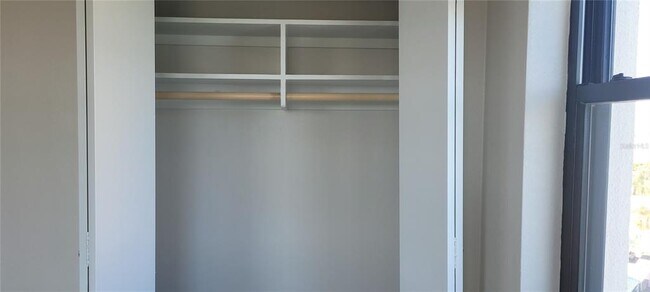 Building Photo - 10355 Paradise Blvd