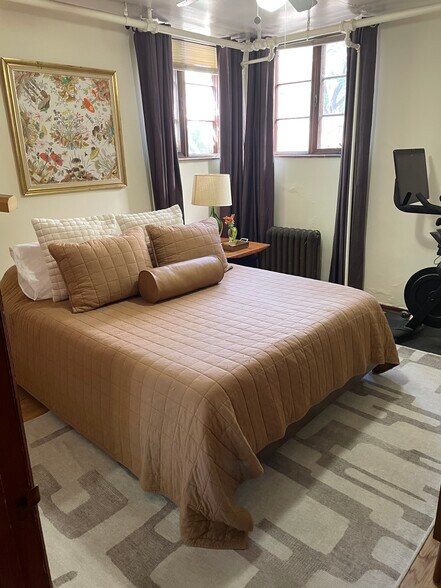 Staged Bedroom - 1605 St Paul St