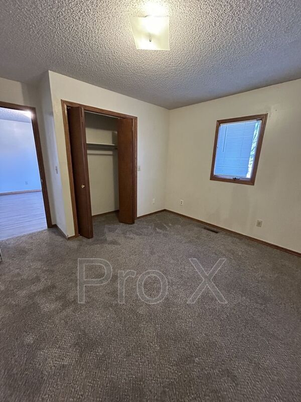 Building Photo - 401 E Adams St