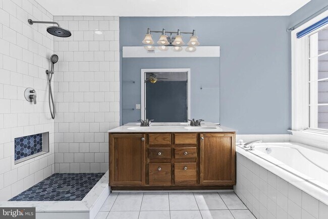 Building Photo - 6385 Levtov Landing