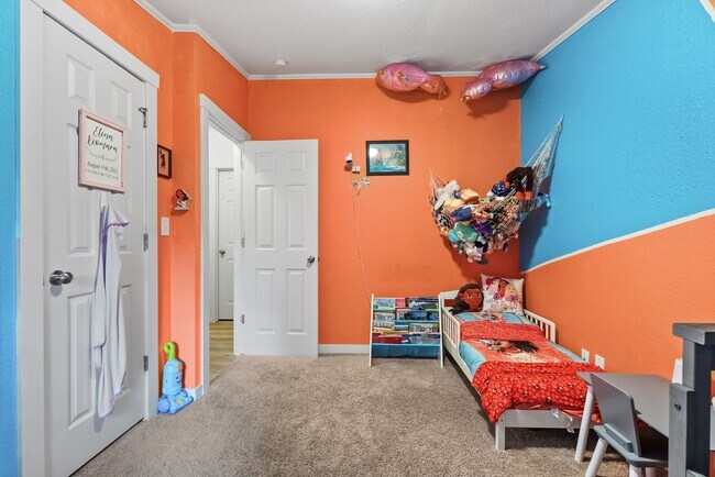Building Photo - Updated and Spacious 3 bedroom in Timberlakes
