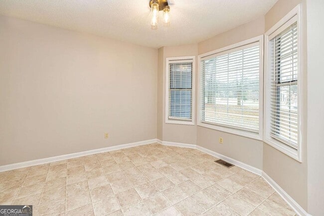 Building Photo - 14 Hiram Dr