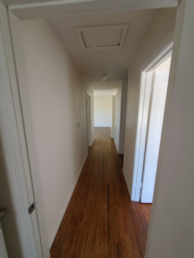 Building Photo - Remodeled 3-bedroom 1 bath home with large fenced in back yard!