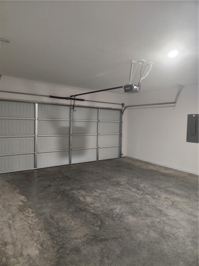 Building Photo - 4008 Aryana Ave