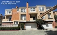Building Photo - Gated 2 Bedroom Townhome in Irvine