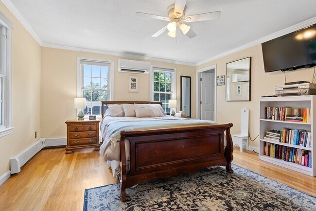 Building Photo - 13 Prospect St