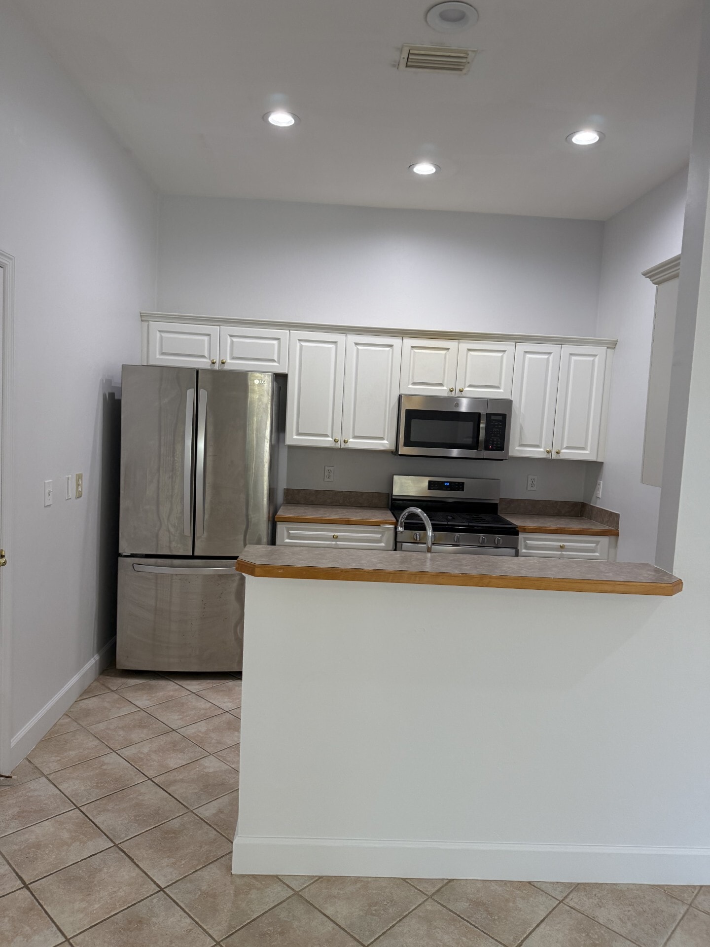 Kitchen 2 View Vacant - 4965 SW 91st Ter