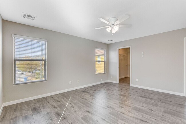 Building Photo - Spacious 3 bedroom home with large yard in...