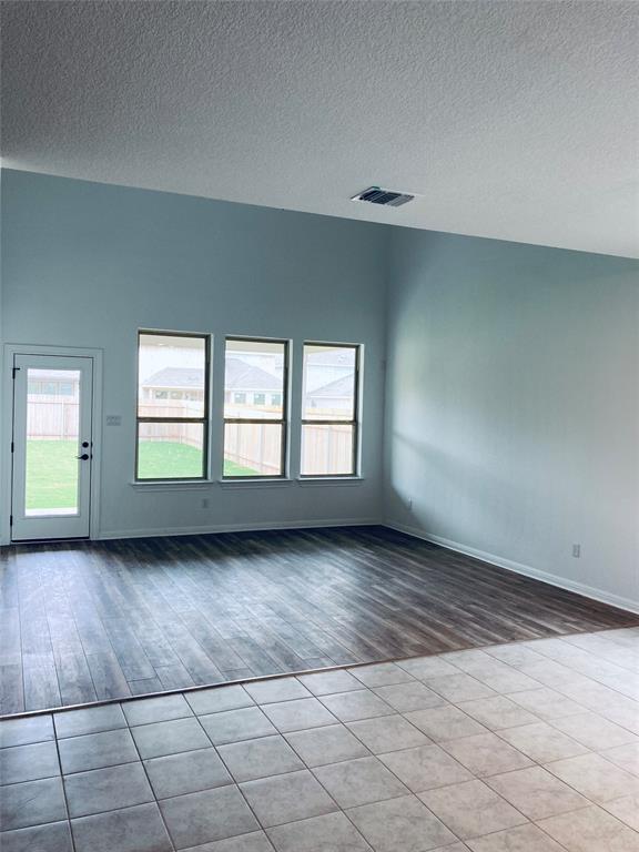 Building Photo - 110 White Aster Ct