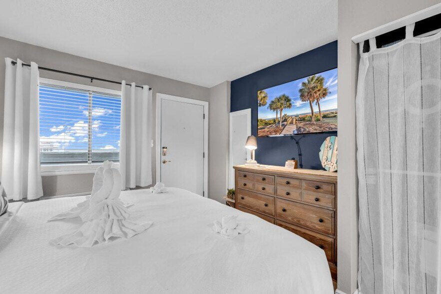 Building Photo - 2001 S Ocean Blvd