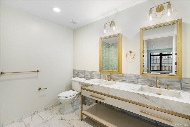 Building Photo - 695 Merrick Ave