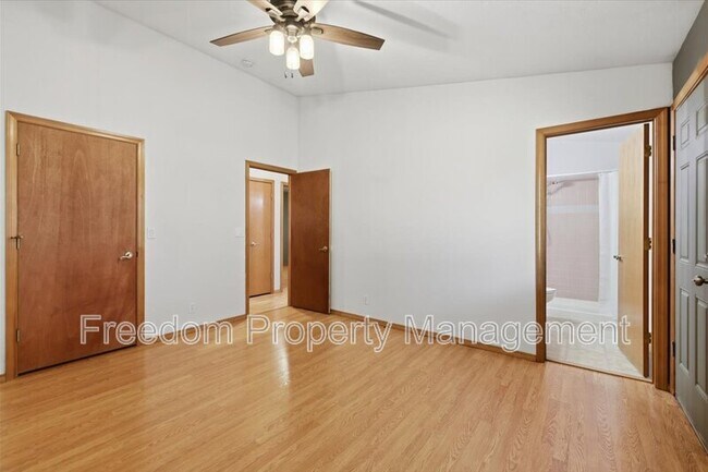 Building Photo - 6127 N Portsmouth Ave