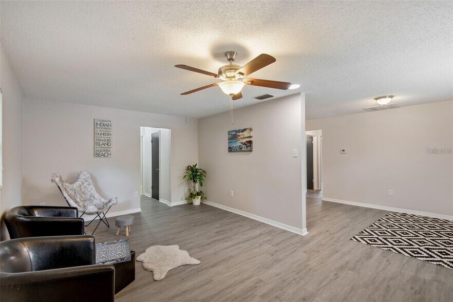 LV RM AND DINING RM - 1416 San Juan Ct