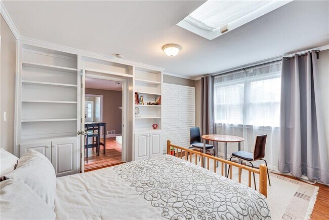 Building Photo - 1973 Desmond Dr