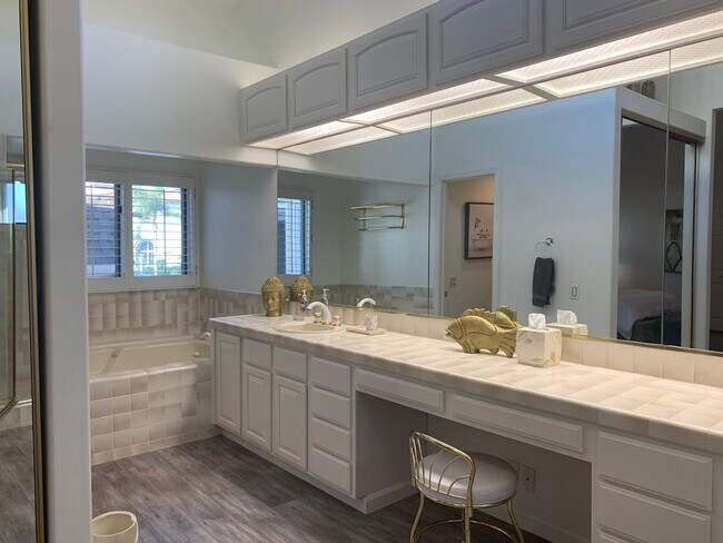 Master Bathroom - 7635 Draper Ave