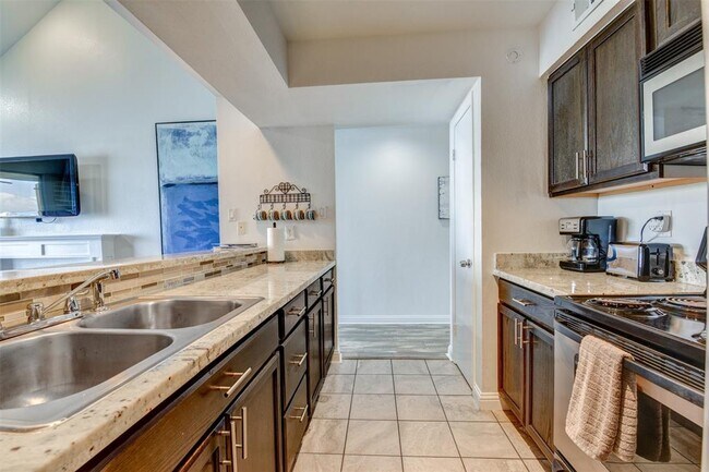 Building Photo - 12600 Melville Dr