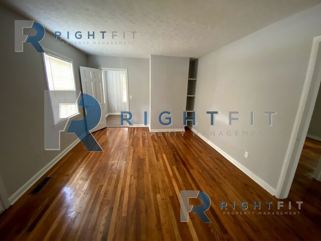 Building Photo - Newly renovated cottage in historic district!