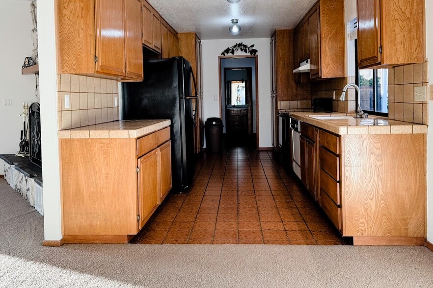 Building Photo - 695 Ketch Ct