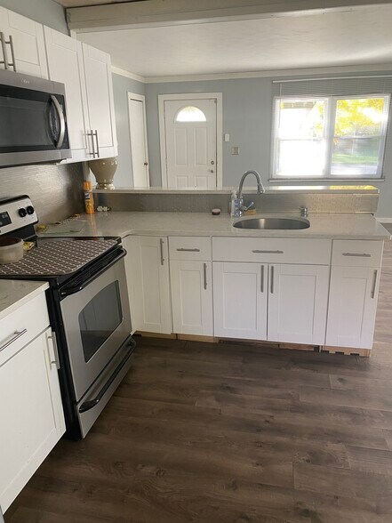 Building Photo - 1133 Beverly Ct