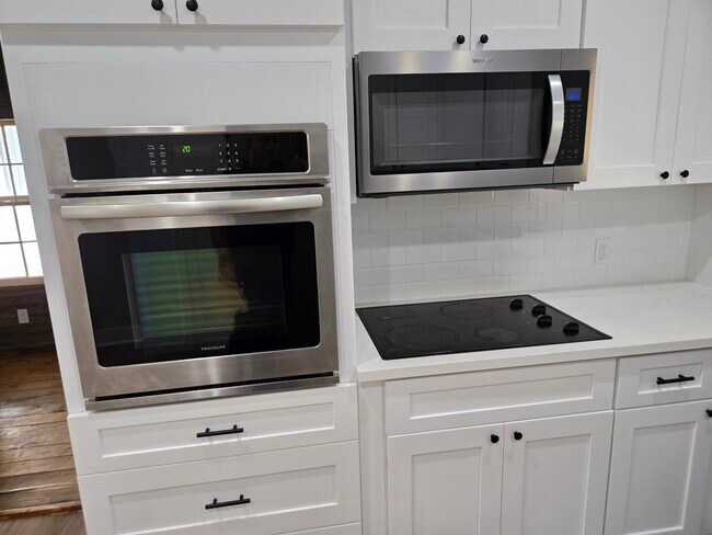 Building Photo - 1523 Avenue C