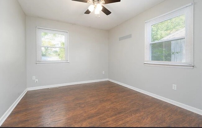 Building Photo - 2705 Redford Dr