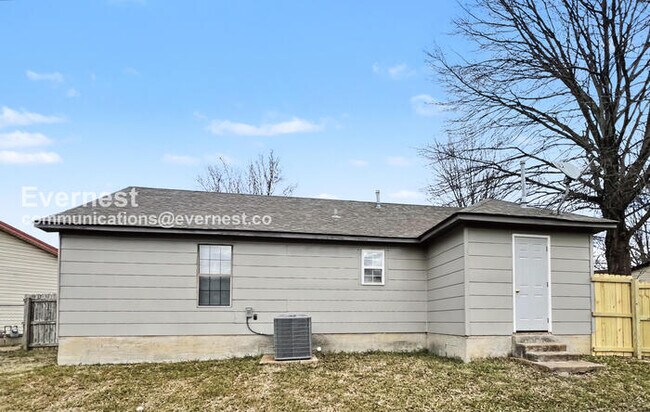 Building Photo - 6415 Riverdale Cove