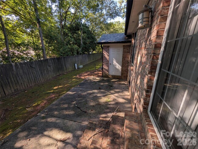 Building Photo - 106 Aljen Ct