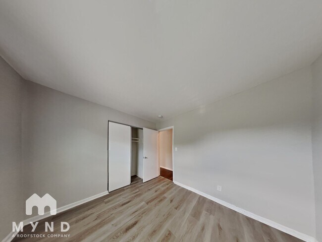 Building Photo - 730 Dunbrook Ln