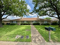 Building Photo - Duplex