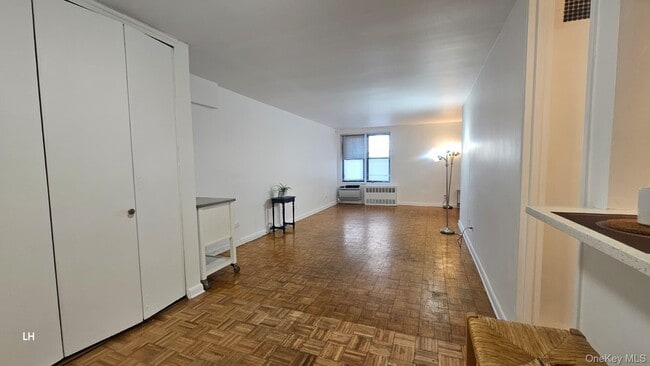 Building Photo - 35-20 Leverich St