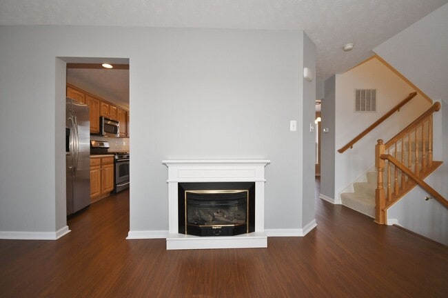 Building Photo - 3 Bedroom Townhouse