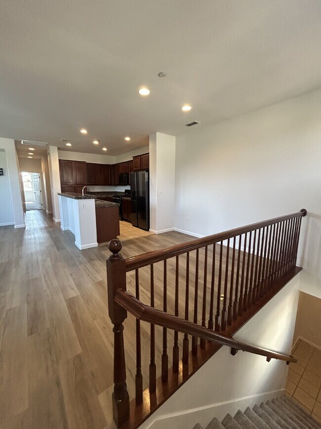 Building Photo - Beautiful 2 bd 2 bath Condo in Folsom