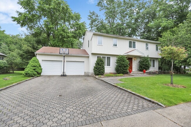 Building Photo - 11 Heaton Ct