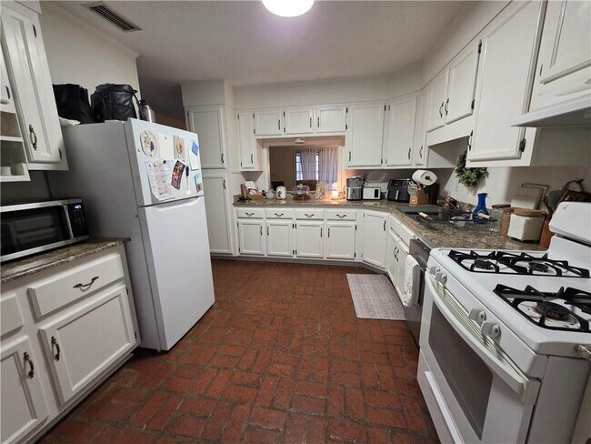 Building Photo - 3551 Baumhauer Rd