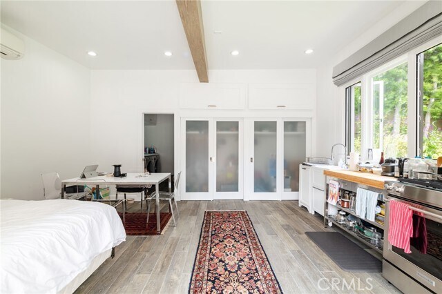 Building Photo - 1949 N Catalina St