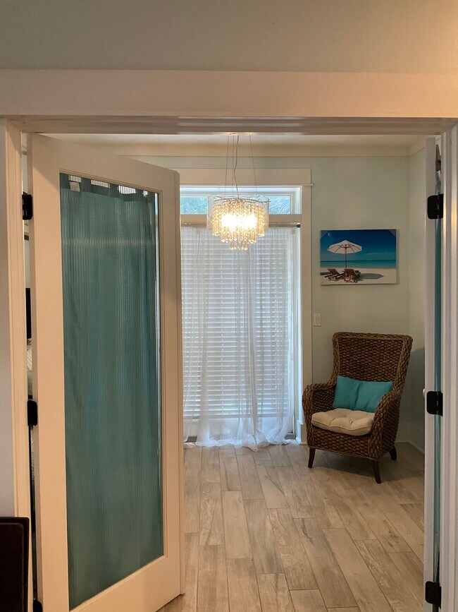 Building Photo - 335 Ahern St