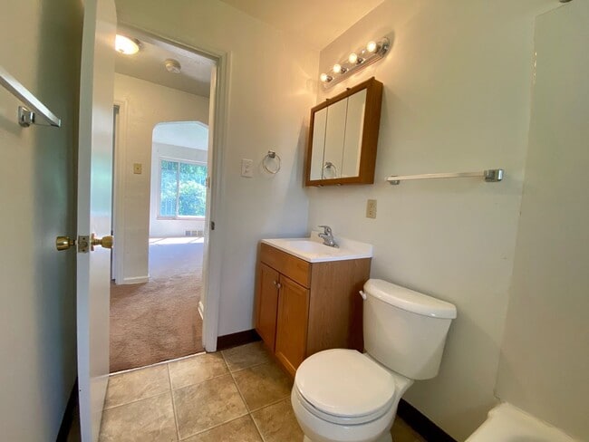 Building Photo - Charming Ranch Home in Peters Township – Huge Yard, Quiet Setting & Great Location!