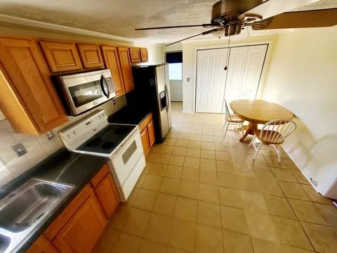 Building Photo - 7 Helena Ln