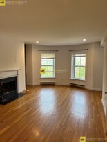 Building Photo - 1688 Washington St