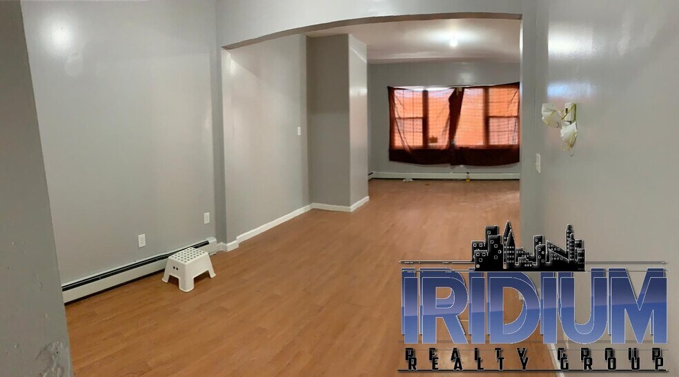 Building Photo - 86 Keen St