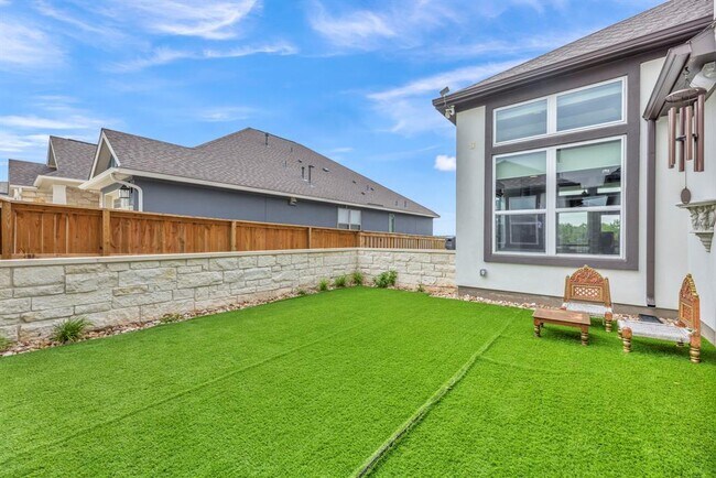 Building Photo - 2252 Nates Pl