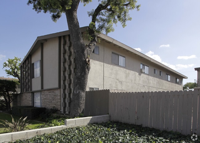 Building Photo - Valbrook Apartments