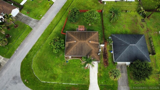 Building Photo - 1901 SW Dorado Ln