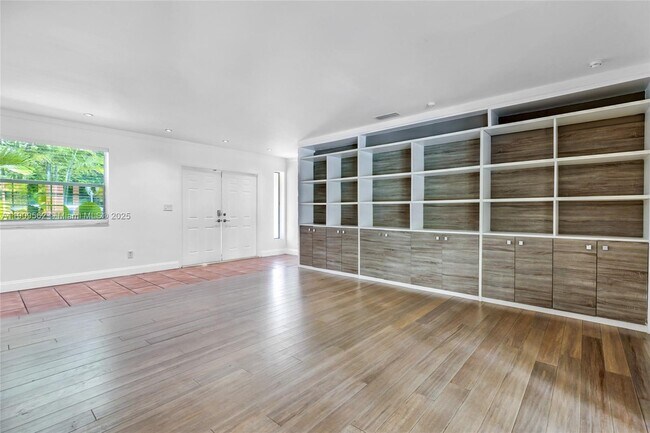 Building Photo - 13820 SW 82nd Ave