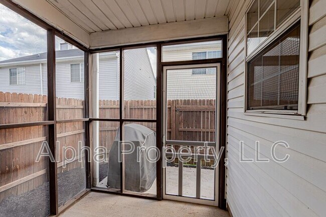 Building Photo - 105 Brushy Hollow Ln