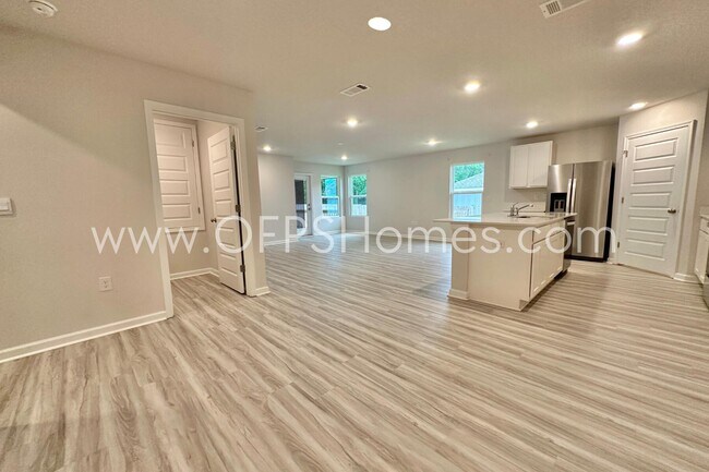 Building Photo - 2640 Saltgrass Wy