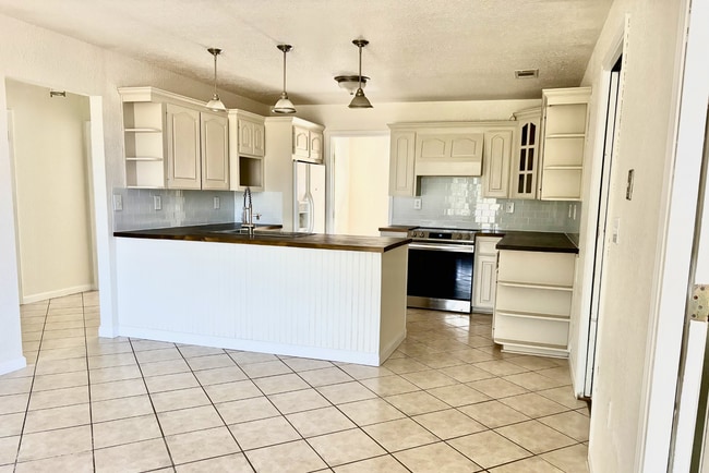 Building Photo - 953 Co Rd 3351